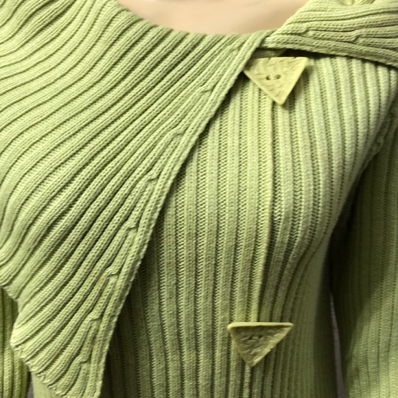 BELAMIE SWEATER SIZE MEDIUM - Picture 4 of 11